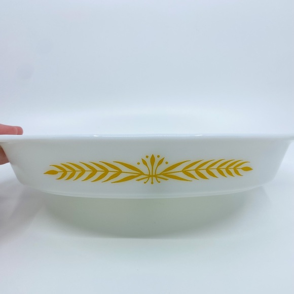 Vintage 1960 Pyrex Royal Wheat Divided Dish 1.5 Quarts 063 - Picture 2 of 9